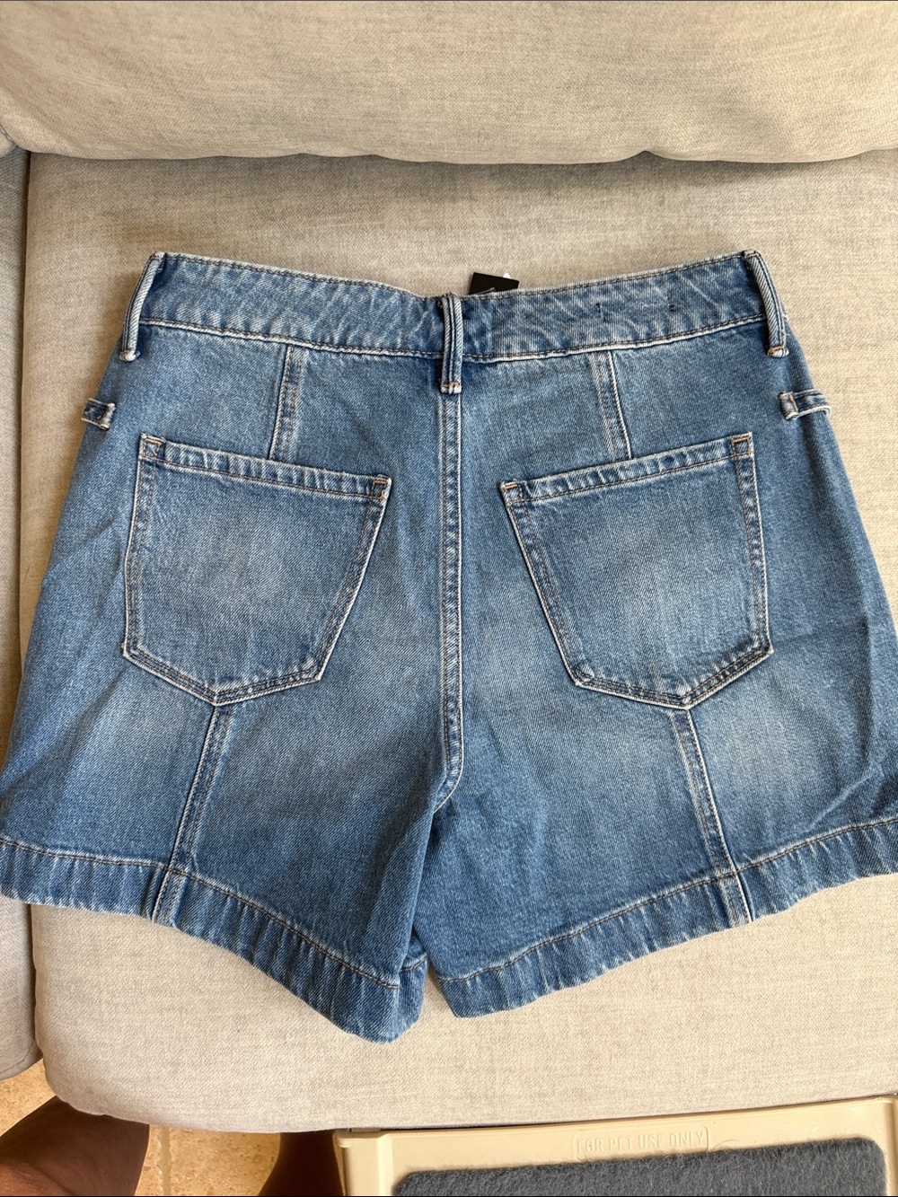 White House Black Market Horsebit Denim Short size 6 NWT - Picture 3 of 8